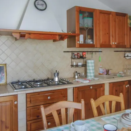 Stunning In Trodica Di Morrovalle Apartment